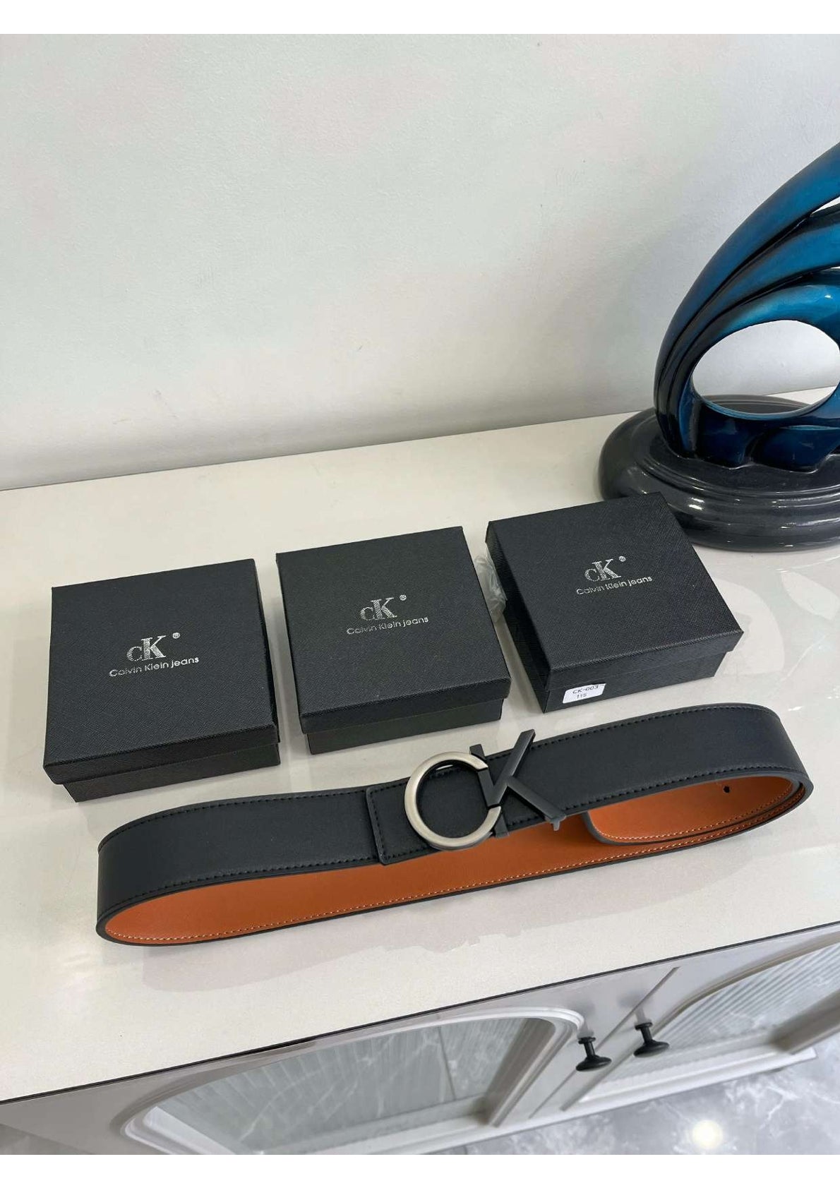 Slim Leather Belt – Minimalist & Trendy for Men & Women