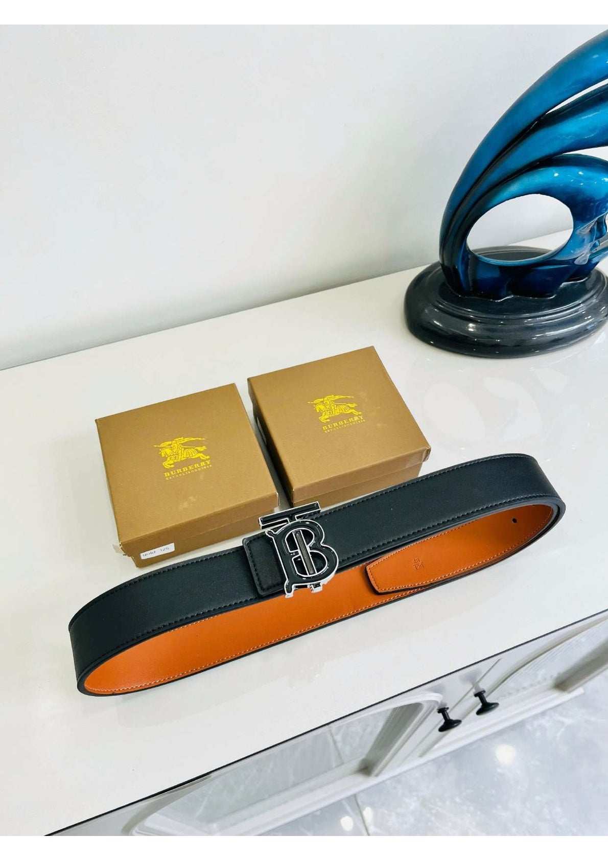 Vintage Leather Belt – Classic & Rugged Appeal